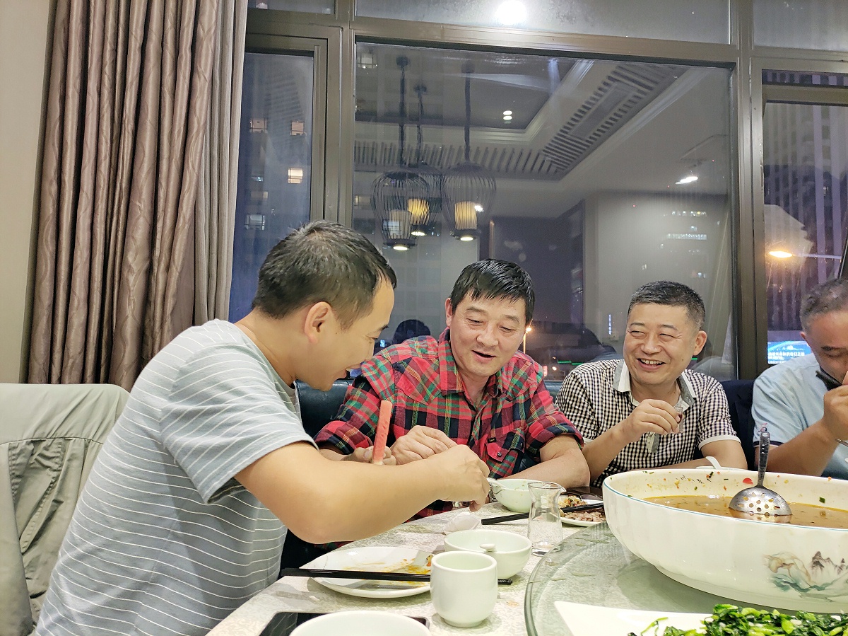 西安未來(lái)星地板有限公司員工聚餐照片1